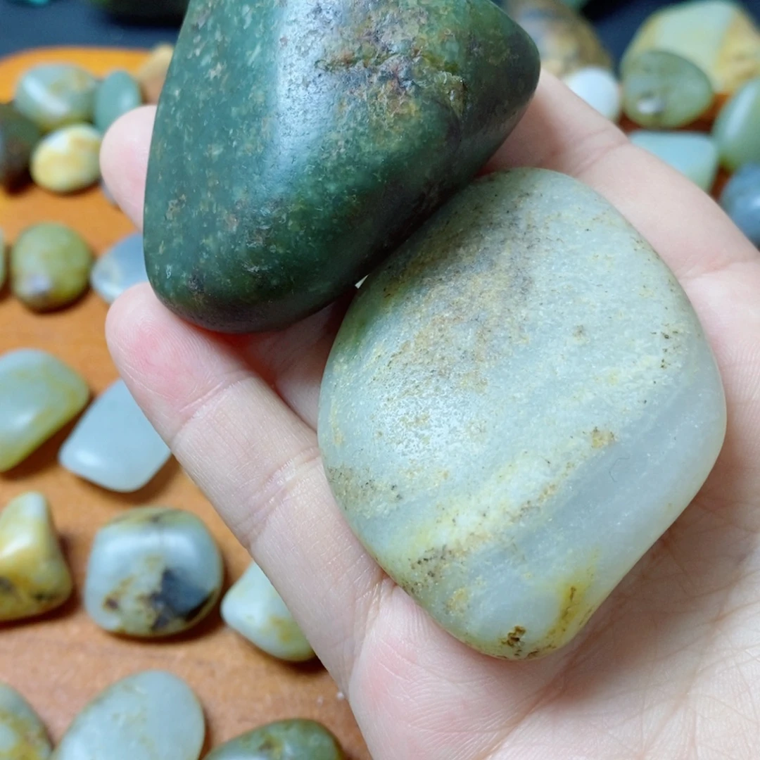 用***7和田玉未镶嵌挂件