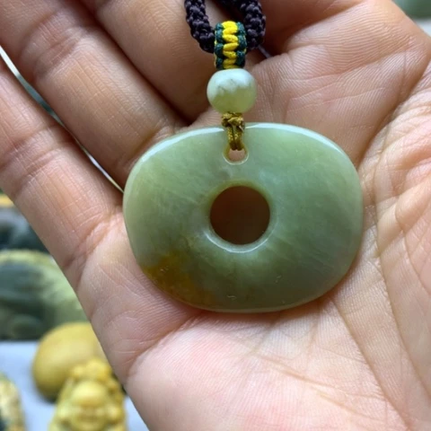 【闪购商品】未镶嵌岫岩河磨玉（透闪石质玉）挂件