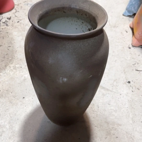 罐默认微瑕，有孔编号19-284