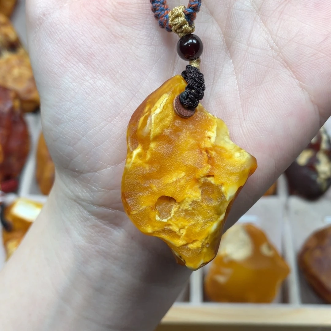 琥珀珠宝奇石未镶嵌