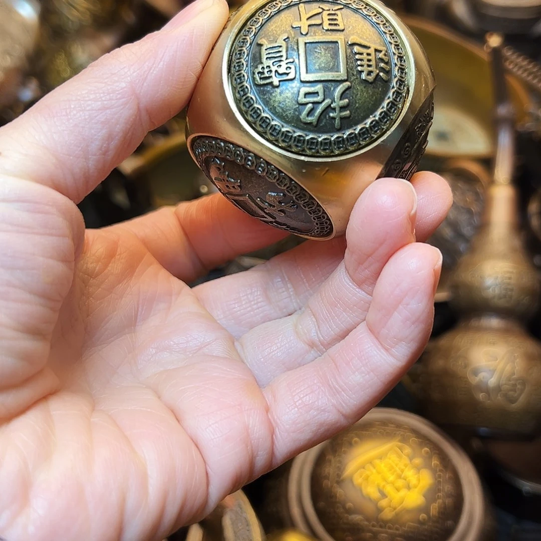 精美铜器工艺品等