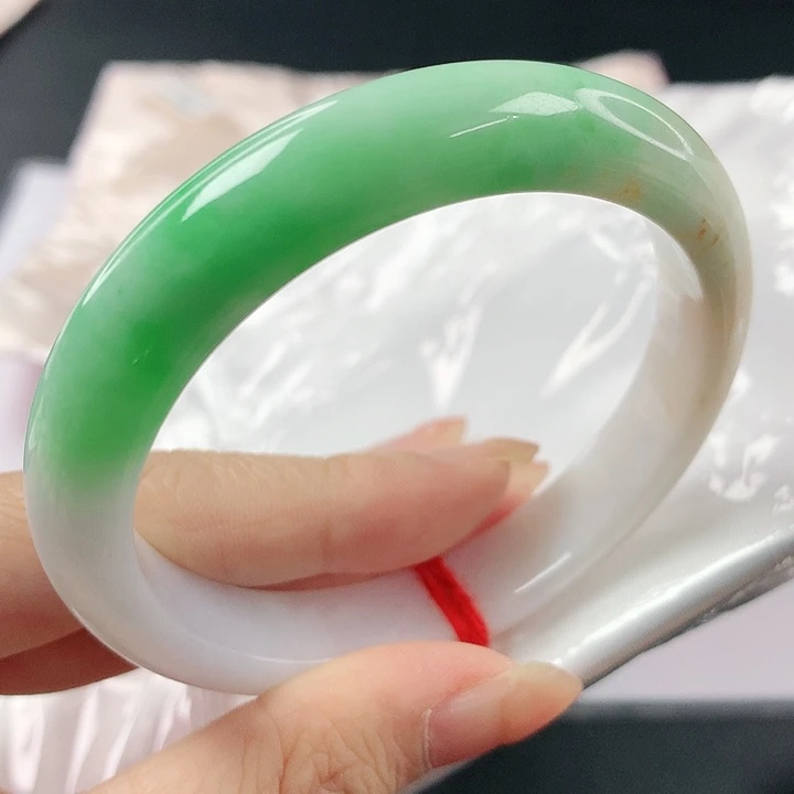 未镶嵌手镯翡翠，156