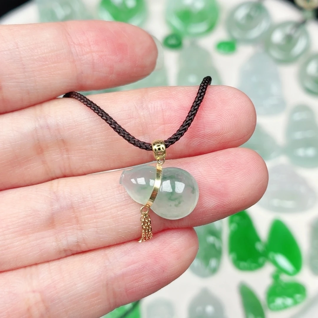 翡翠18K金镶嵌颈饰缅甸天然A货翡翠