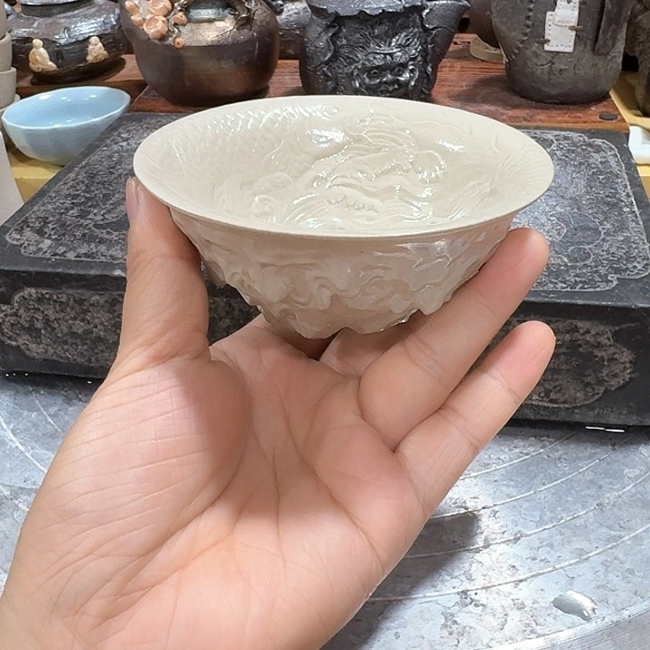 主人杯一个，瓷，品茗瓷