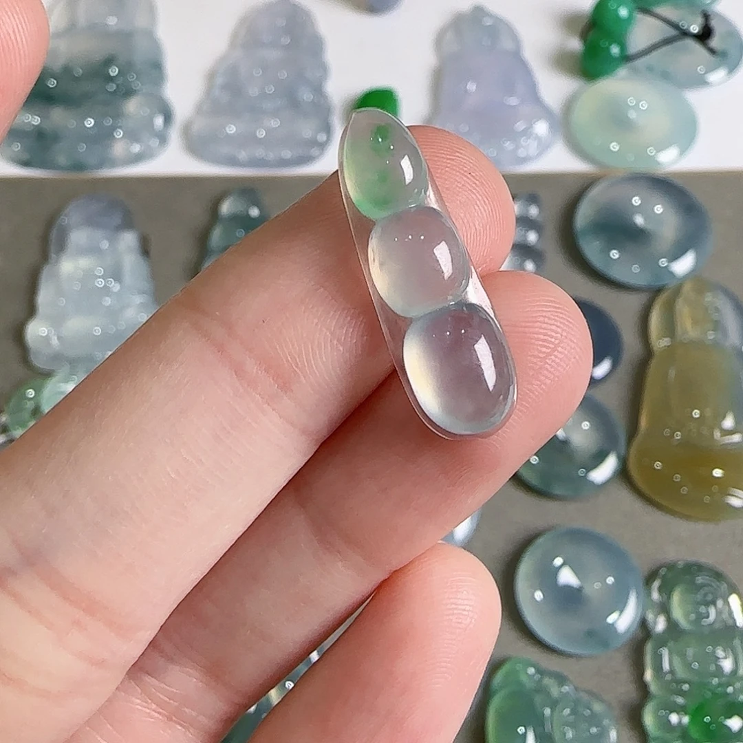 翡翠未镶嵌颈饰