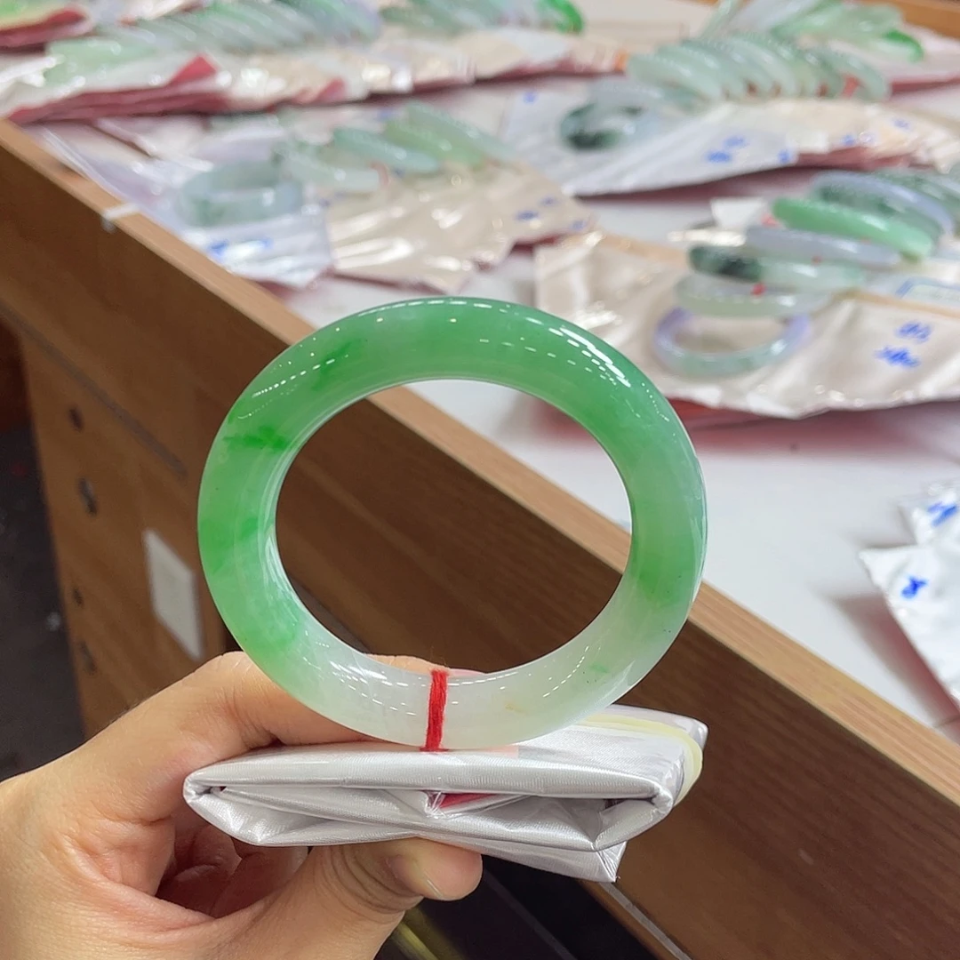 翡翠未镶嵌手镯34 号