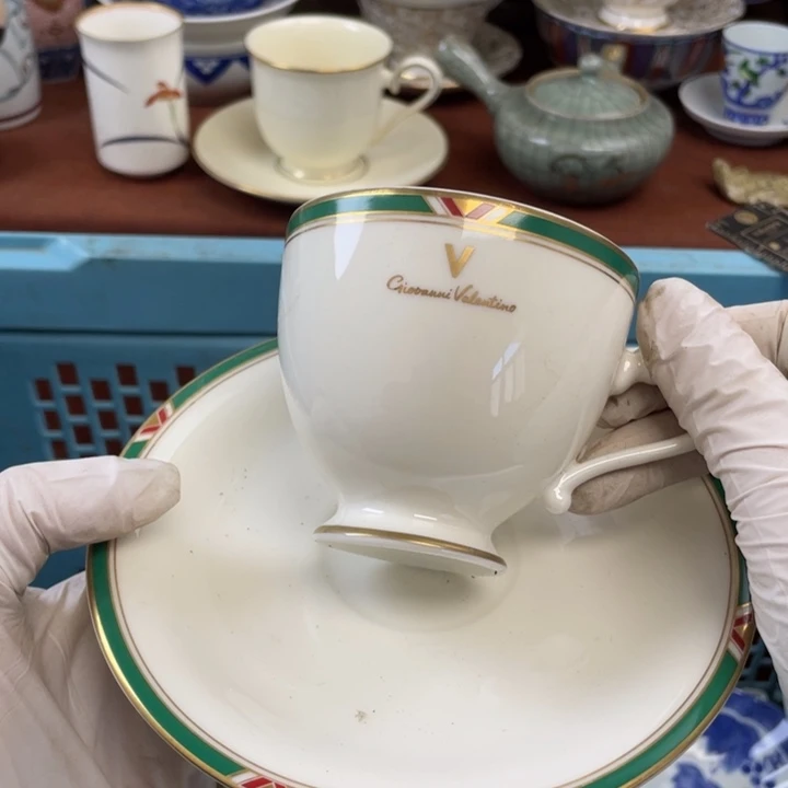 他家瓷器真美…开播了