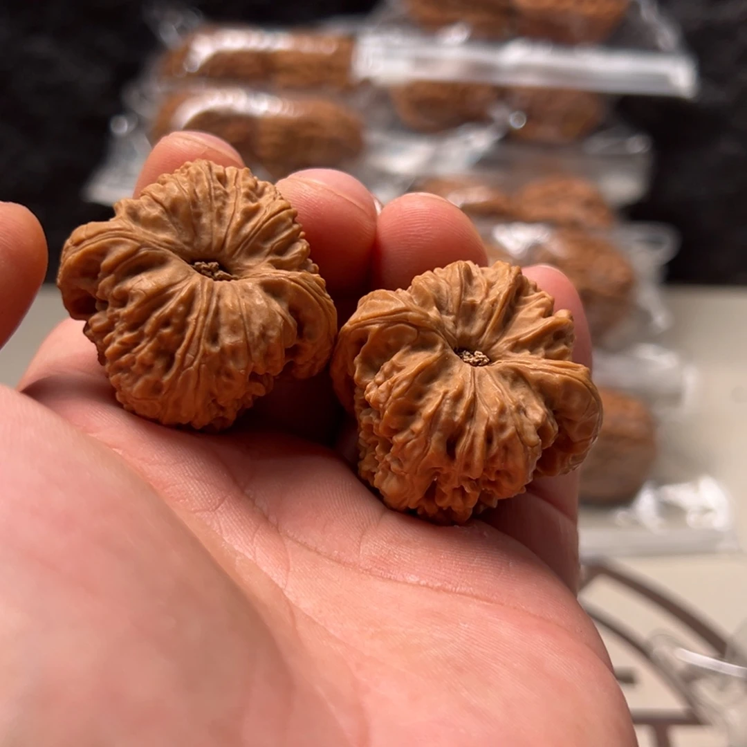 刘***亮吊坠文玩核桃南疆38