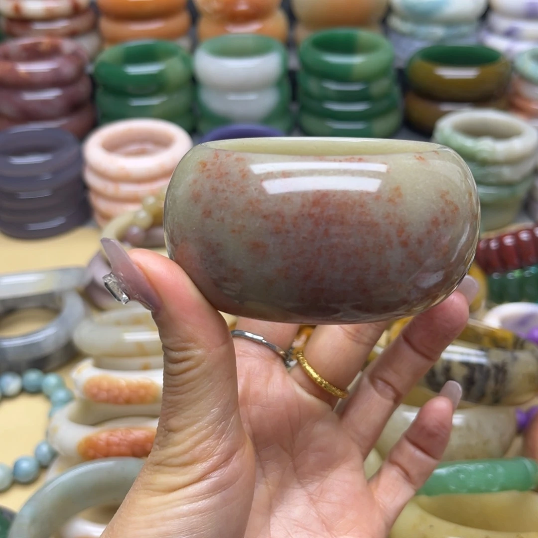 石英质玉手镯未镶嵌白*