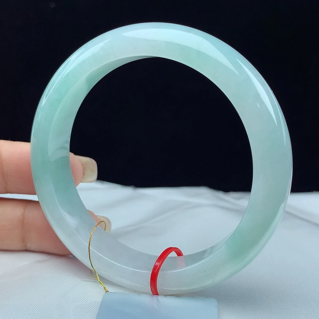 翡翠手镯未镶嵌57圈 2874