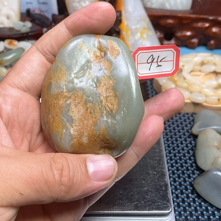 未镶嵌和田玉把件95
