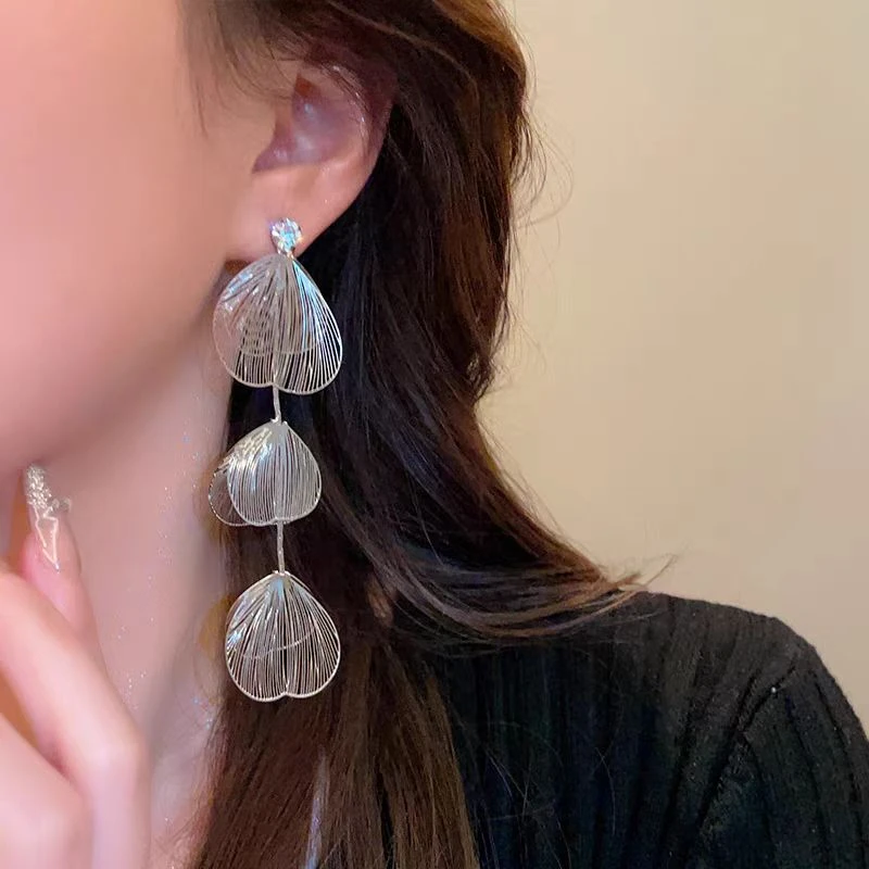 铜合金耳饰 花瓣流苏夸张耳环女轻奢高级感长款耳钉度假风N2355A1