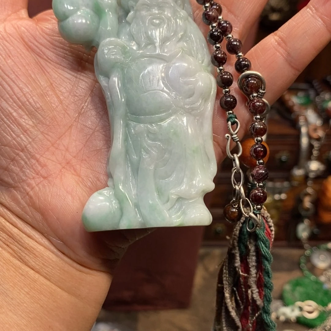 翡翠吊坠(赠链)未镶嵌