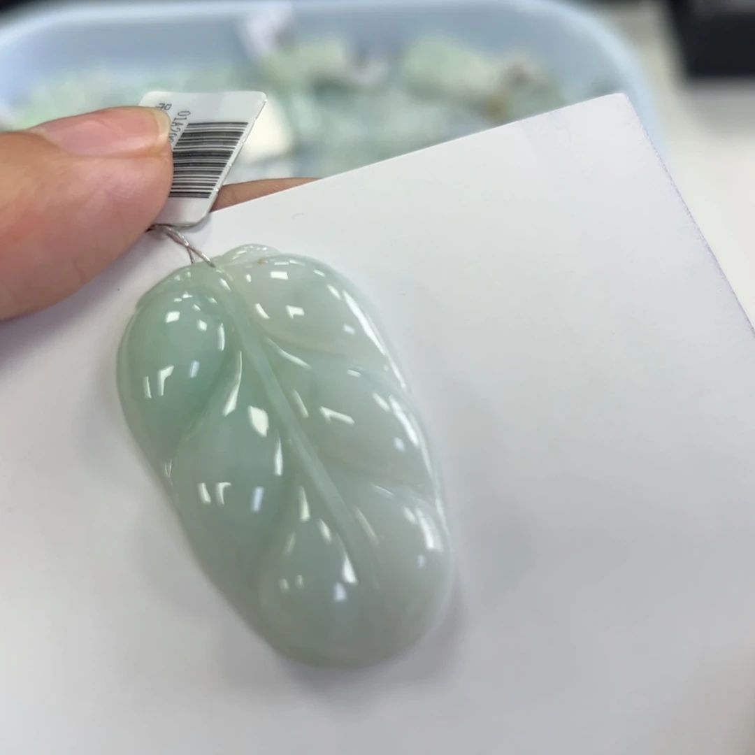 颈饰未镶嵌翡翠叶子