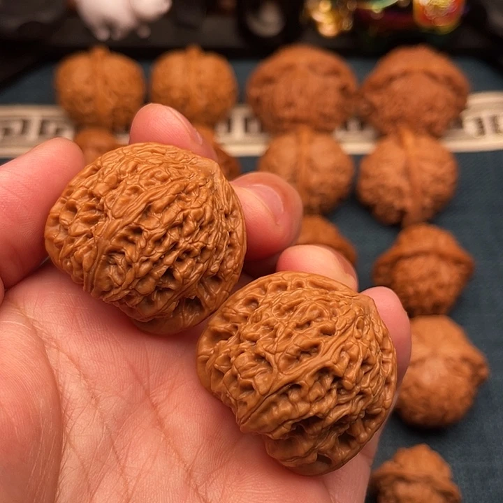 王***贺文玩核桃把件34尺红宝石全品