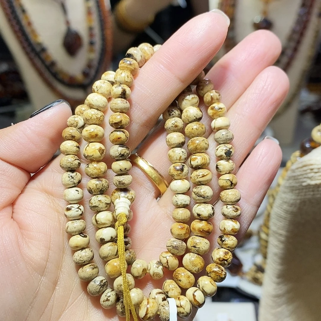 琥珀未镶嵌裸石5mm干白花