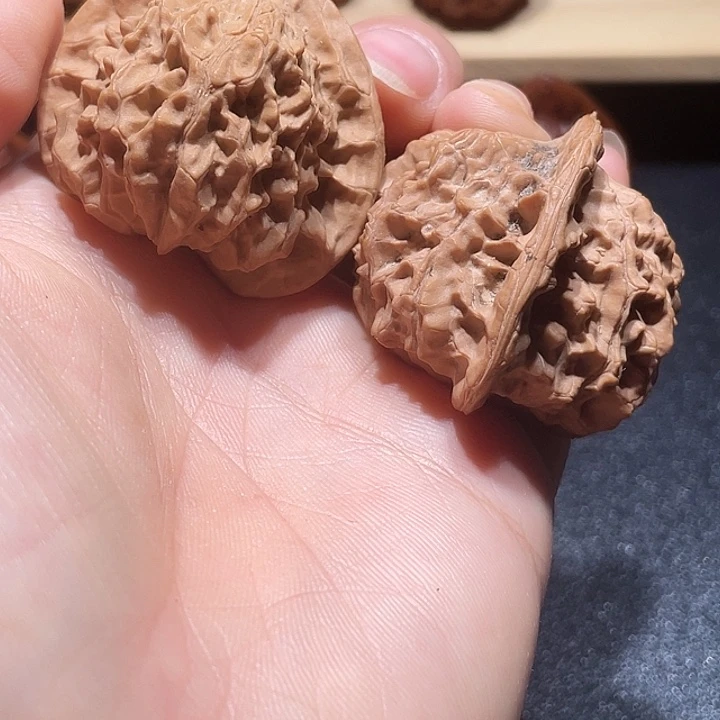 文玩核桃吊坠蓟县红马蹄