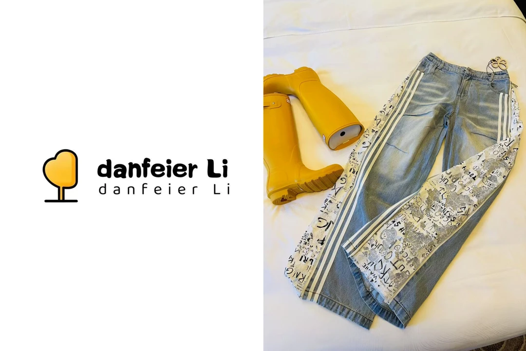 《丫丫推荐款》020542设计款侧面镂空拼接牛仔裤