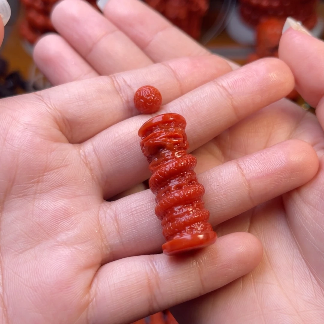 南红玛瑙未镶嵌川料瓦西龙盘柱