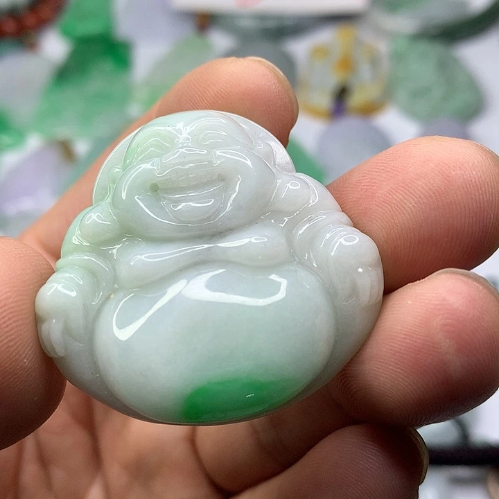 翡翠吊坠(赠链)未镶嵌