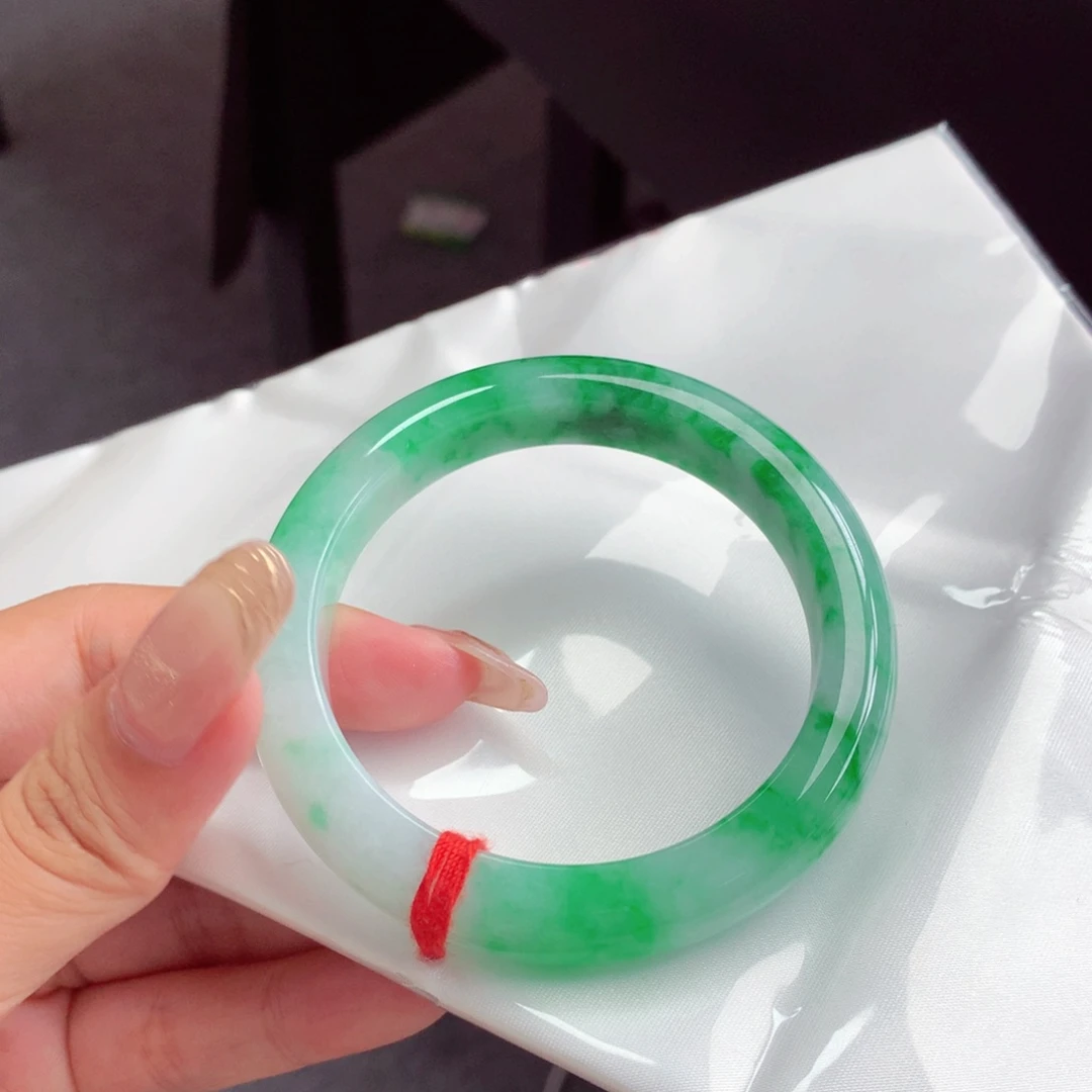 翡翠未镶嵌手镯翡翠
