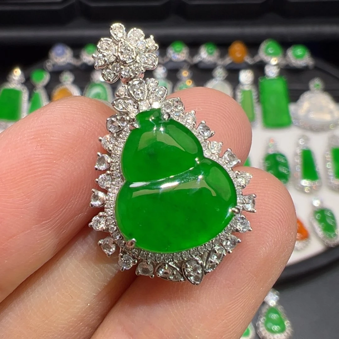 翡翠18K金镶嵌颈饰收到货48小时鉴赏期