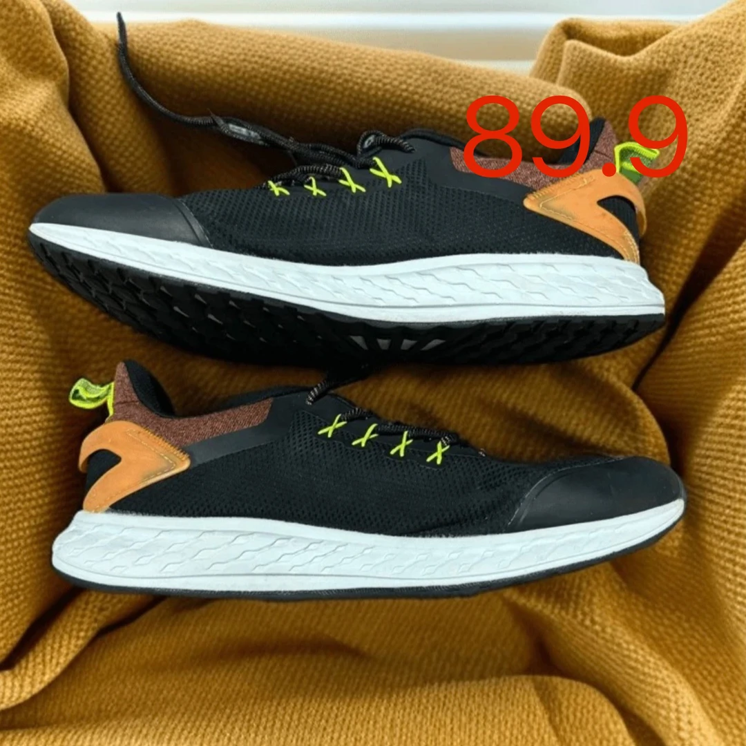 89微瑕疵介意不要拍跑步鞋