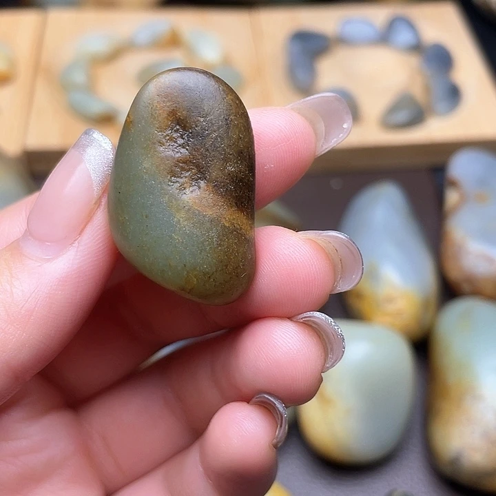 和田玉未镶嵌颈饰3