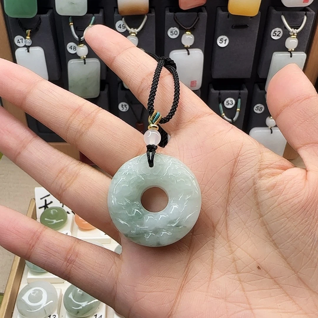 石英质玉未镶嵌颈饰