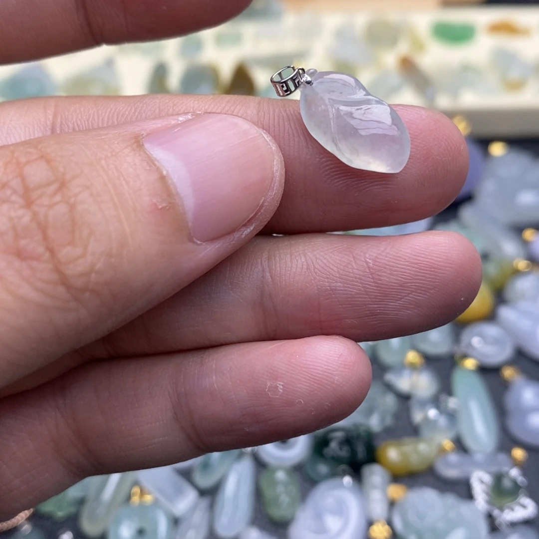 翡翠18K金镶嵌吊坠(不含链)小冰叶