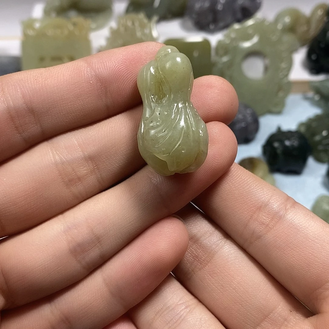 和田玉未镶嵌挂件