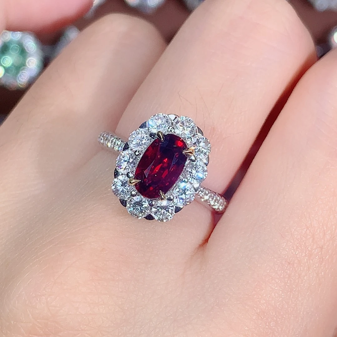 18K金镶嵌戒指红宝石2.12ct/天然宝石/七天无理由