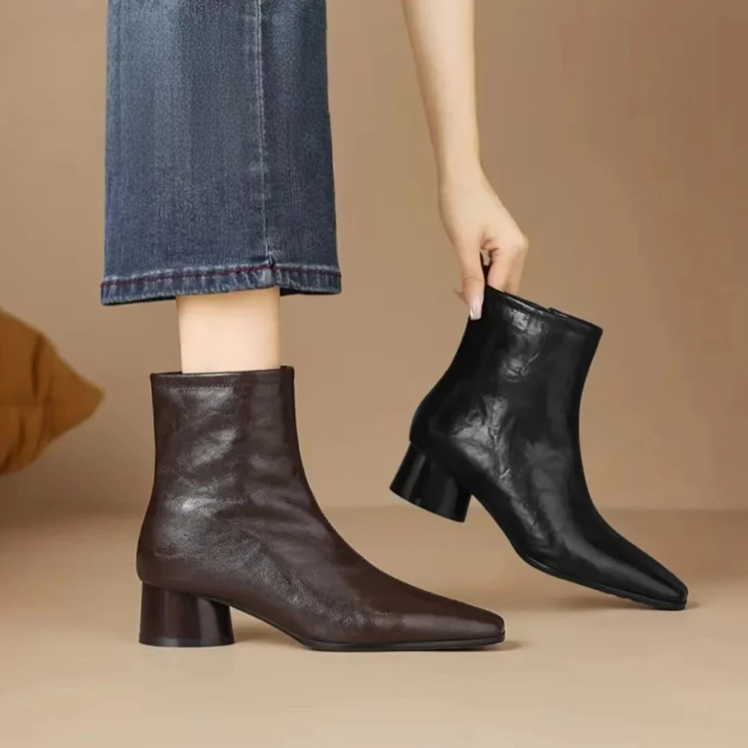 【品牌力荐】冬季新款方头粗跟保暖短靴女马丁靴8800