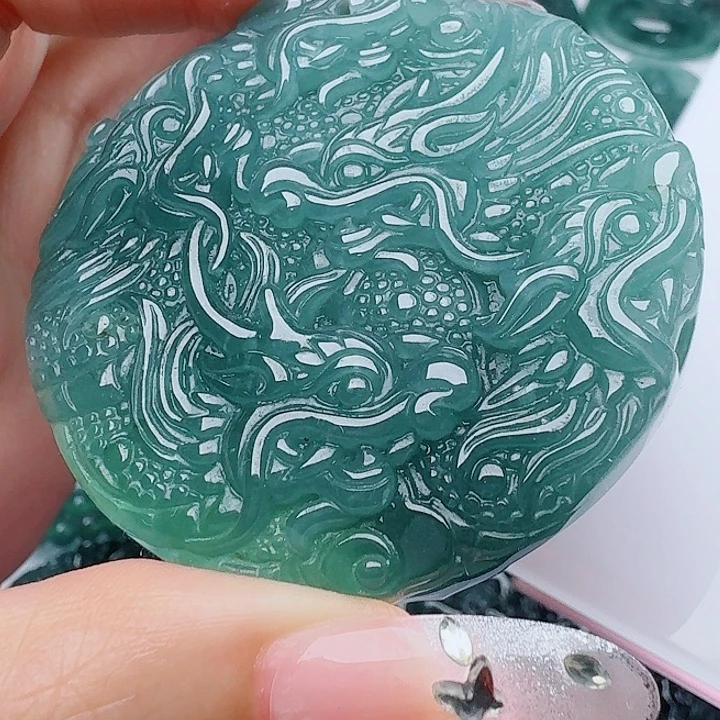 翡翠未镶嵌颈饰天然的A货翡翠多样性发其一