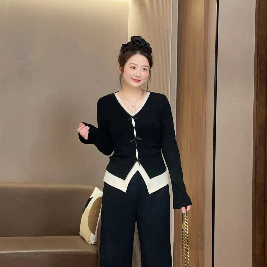 大萌萌 设计感撞色拼接假两件T恤V领上衣秋冬显瘦百搭P225Y21813