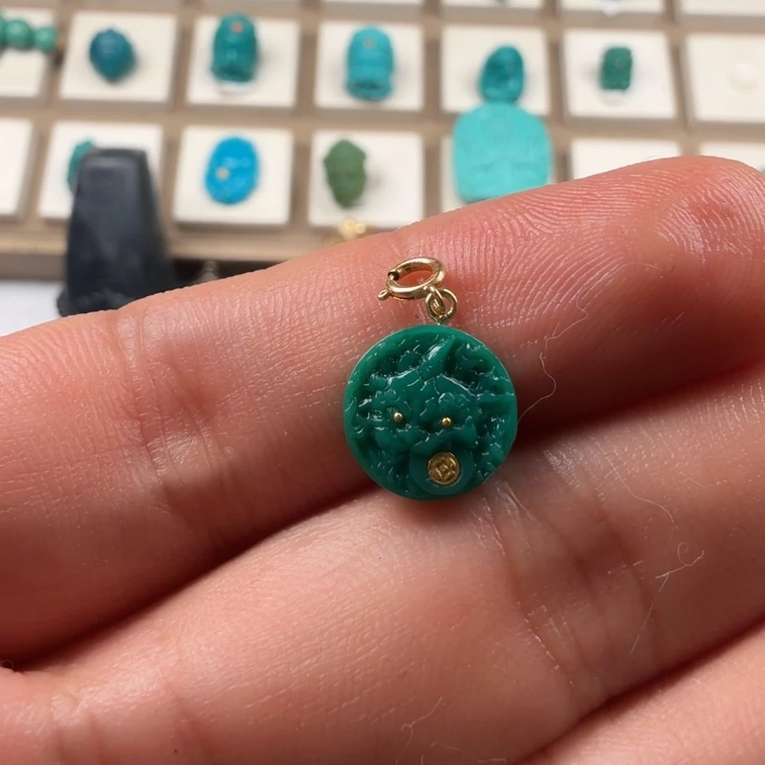 虞***何绿松石未镶嵌耳饰