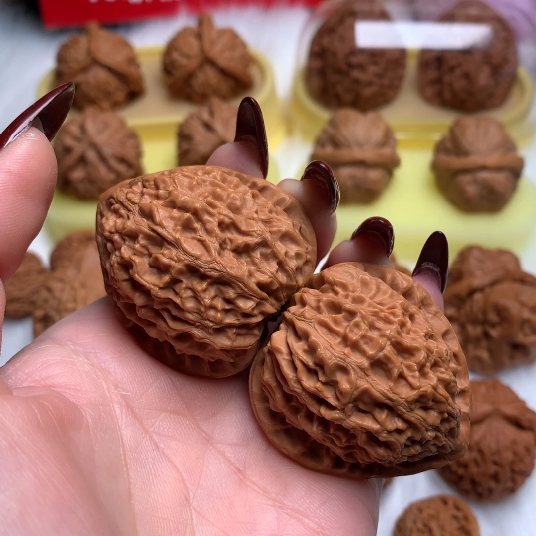 把件文玩核桃39.5金牛