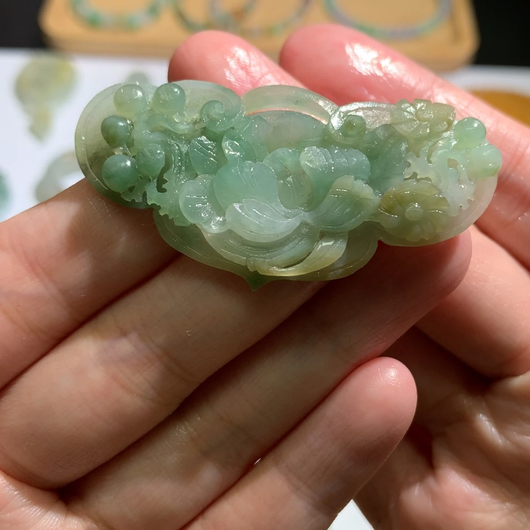 定制翡翠未镶嵌花牌