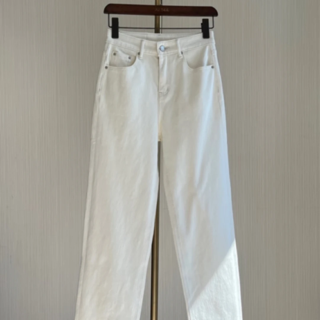 春季新款显瘦直筒牛仔裤