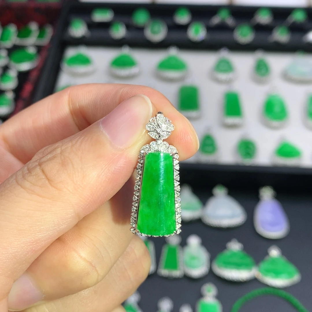 翡翠18K金镶嵌吊坠(不含链)