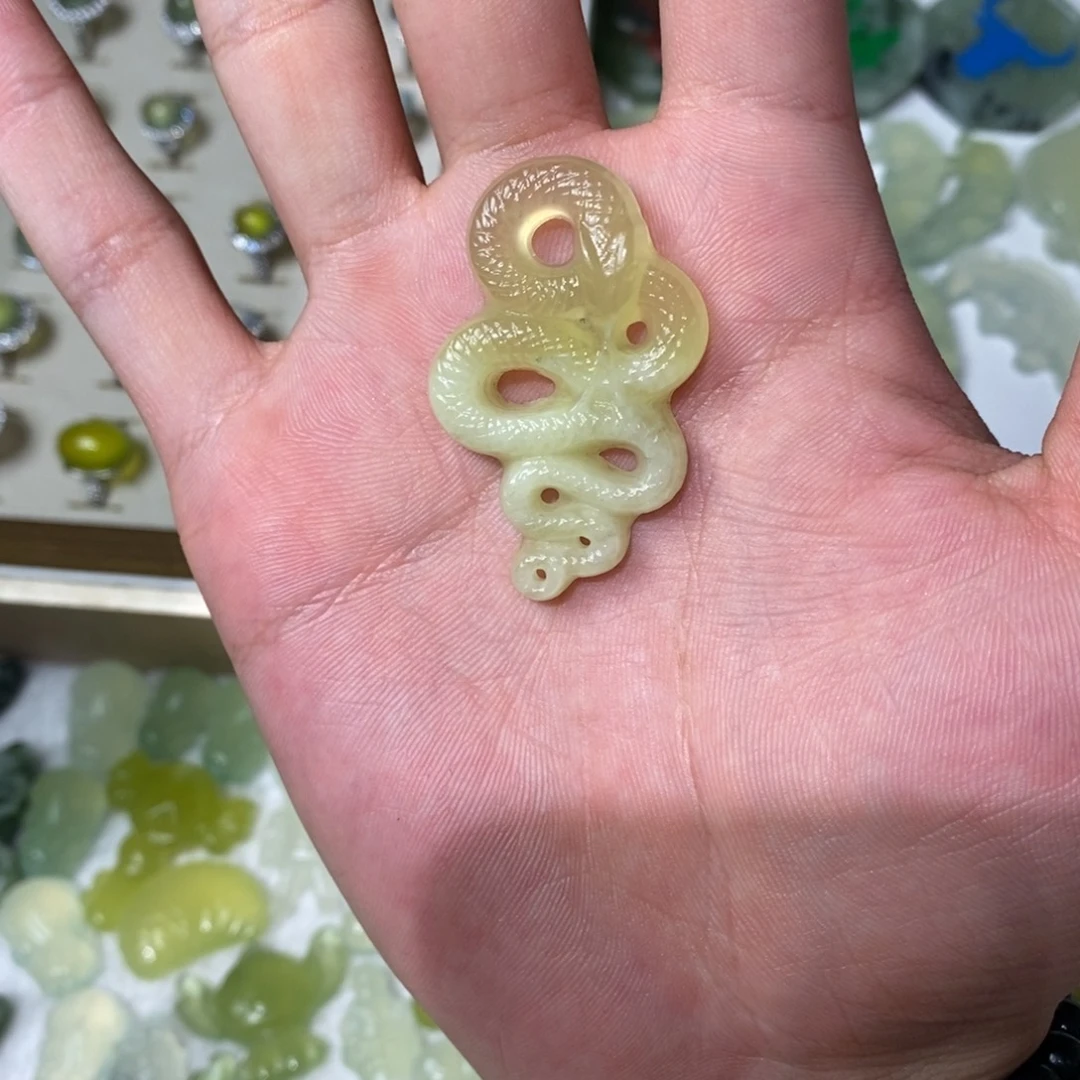岫玉未镶嵌吊坠(不含链)