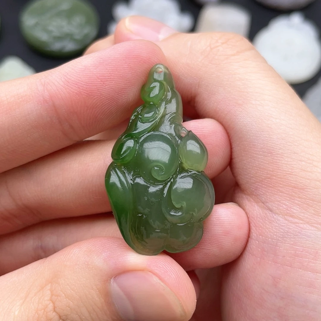 【闪购商品】颈饰未镶嵌和田玉小*