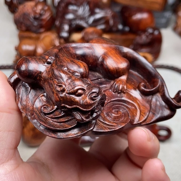 黄花梨/降香黄檀把件螭吻58克