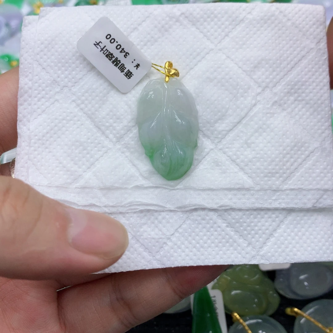 颈饰未镶嵌翡翠叶子
