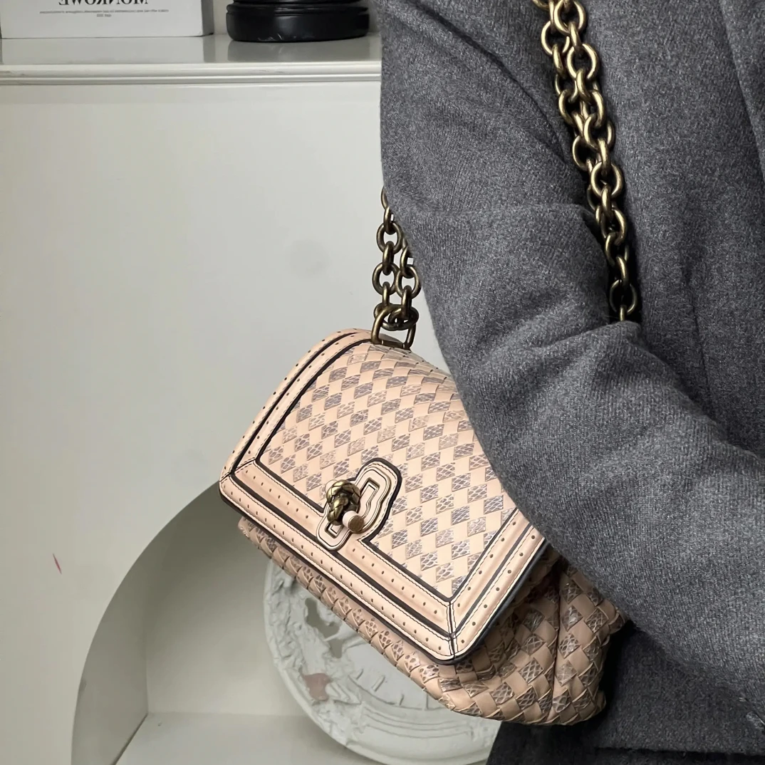 95新 BOTTEGA VENETA/葆蝶家 BV编织纽结单肩斜挎包/98新