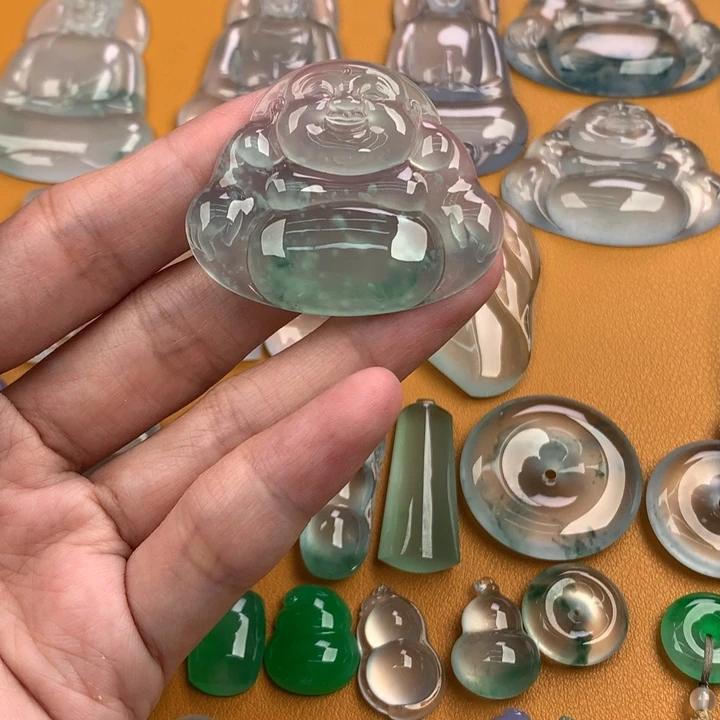 颈饰未镶嵌翡翠…..