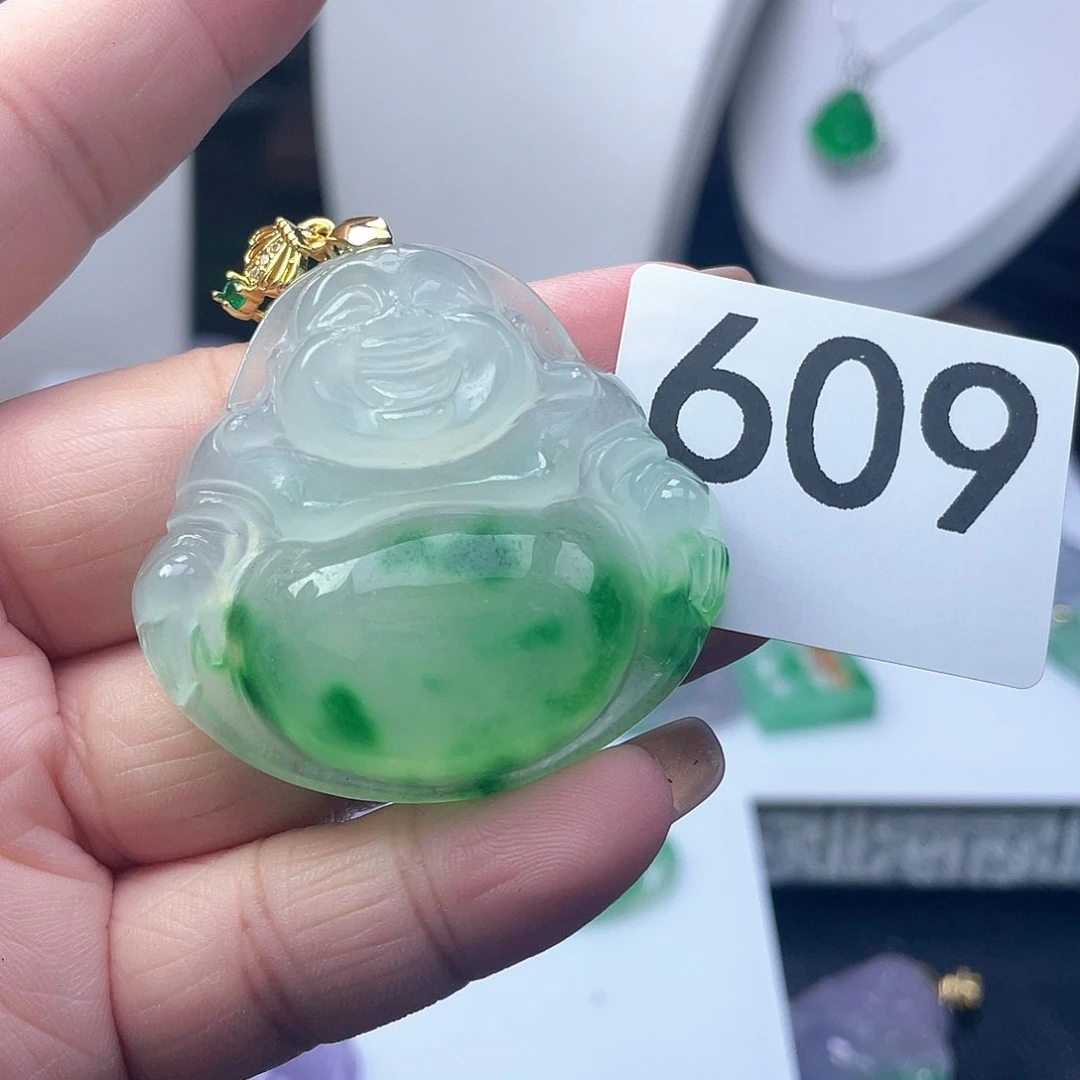 翡翠吊坠(赠链)未镶嵌