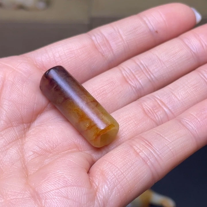 等***人和田玉未镶嵌颈饰