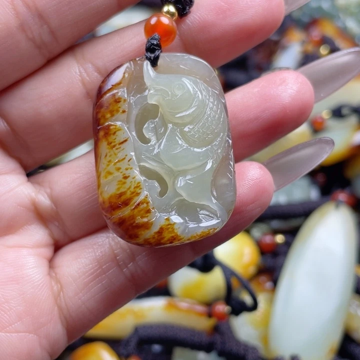 和田玉颈饰未镶嵌