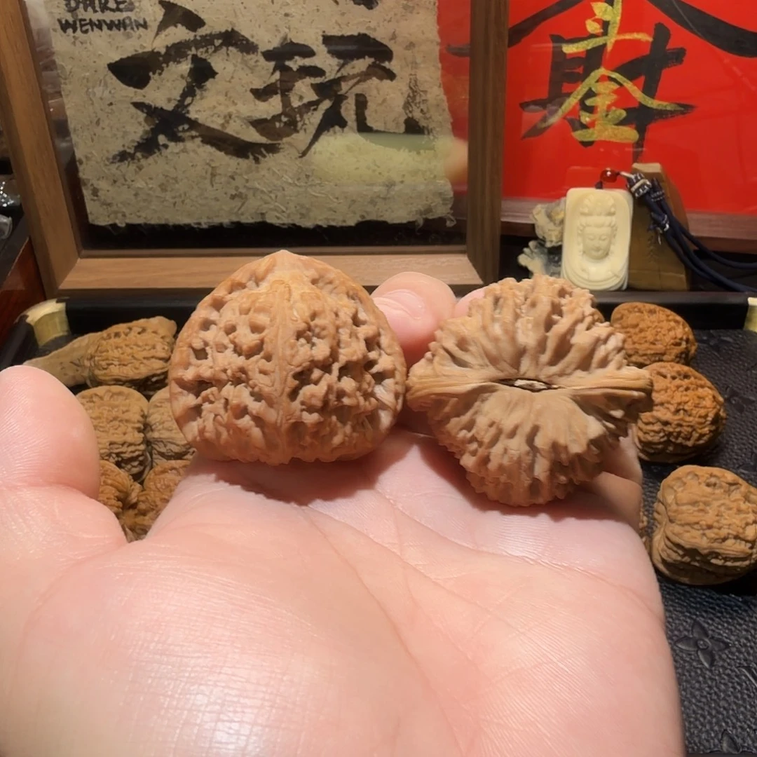 文玩核桃吊坠46三角南疆